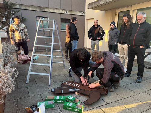 «Bäumli mit Täfeli» stellen