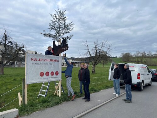 «Bäumli mit Täfeli» stellen